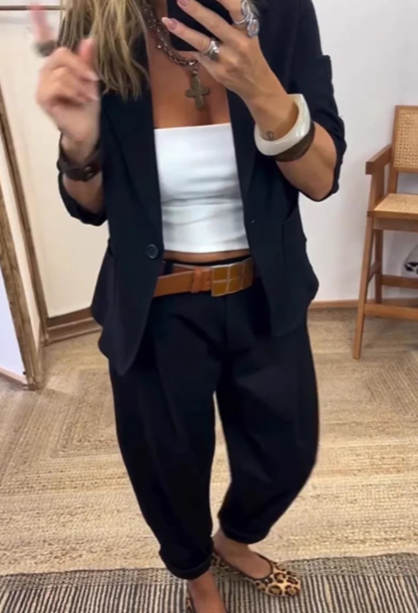 💼 Damkostym – Kavaj med krage och byxor, strykfri och klassisk look 👖
